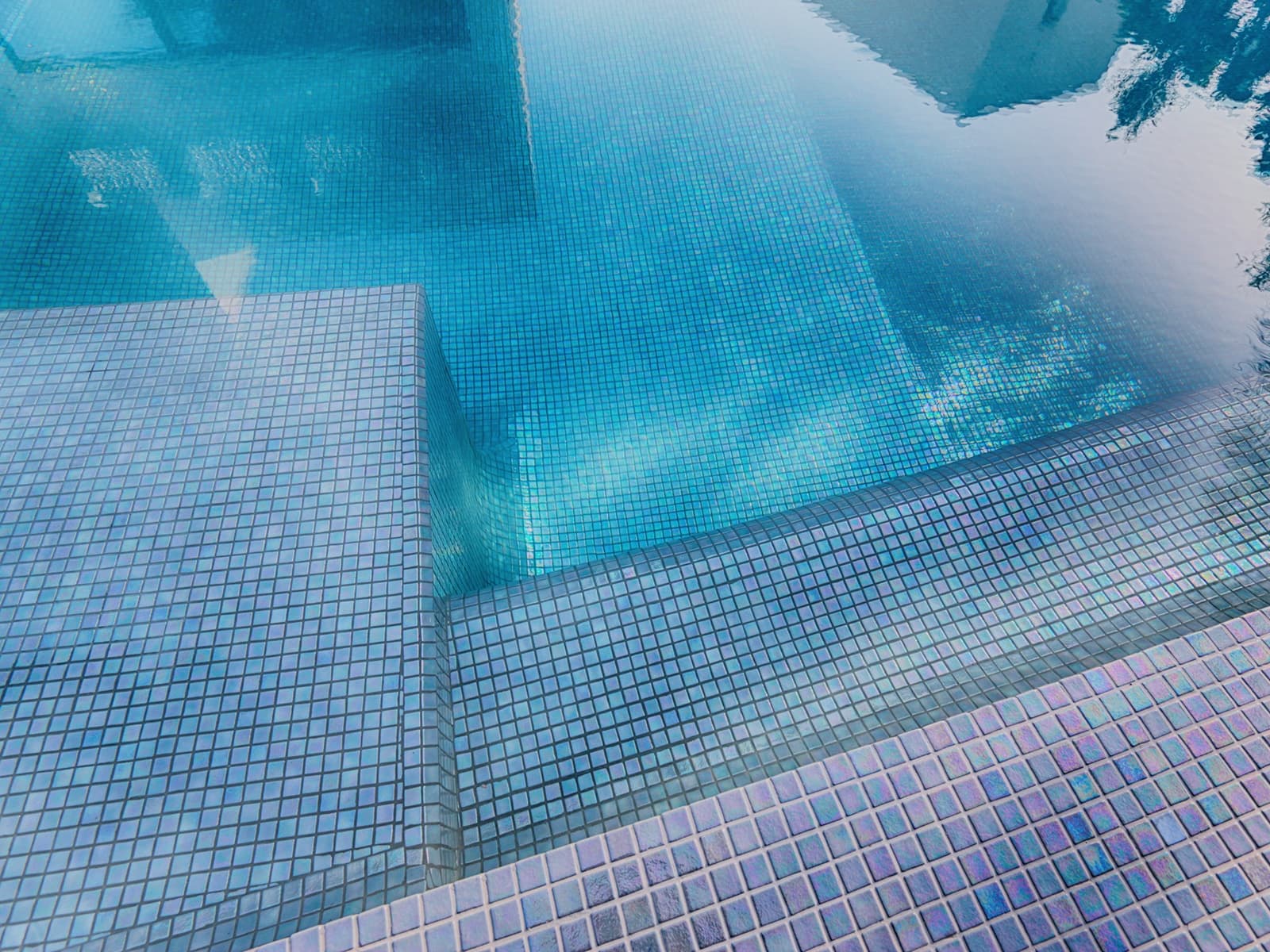 Mosaic Tile Iridescent Cuarzo - Ezarri