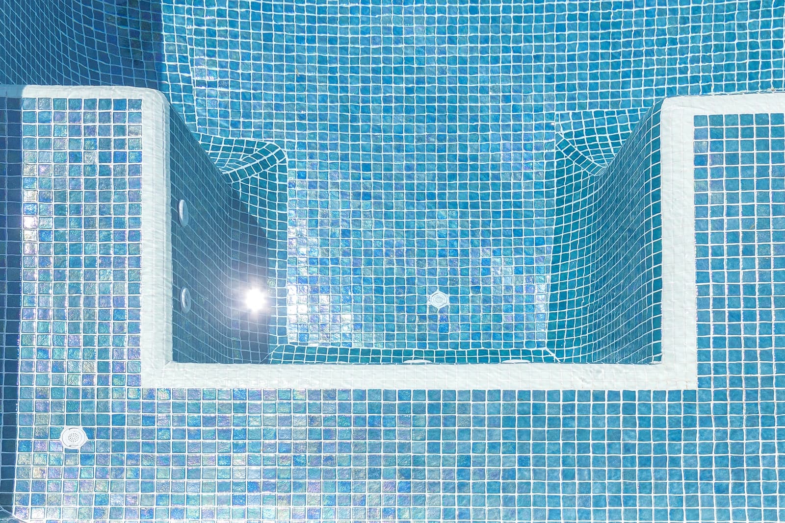 Mosaic Tile Iridescent Jade - Ezarri